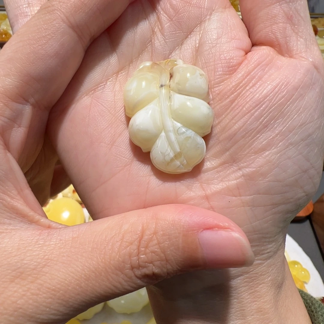 琥珀未镶嵌裸石蜜蜡