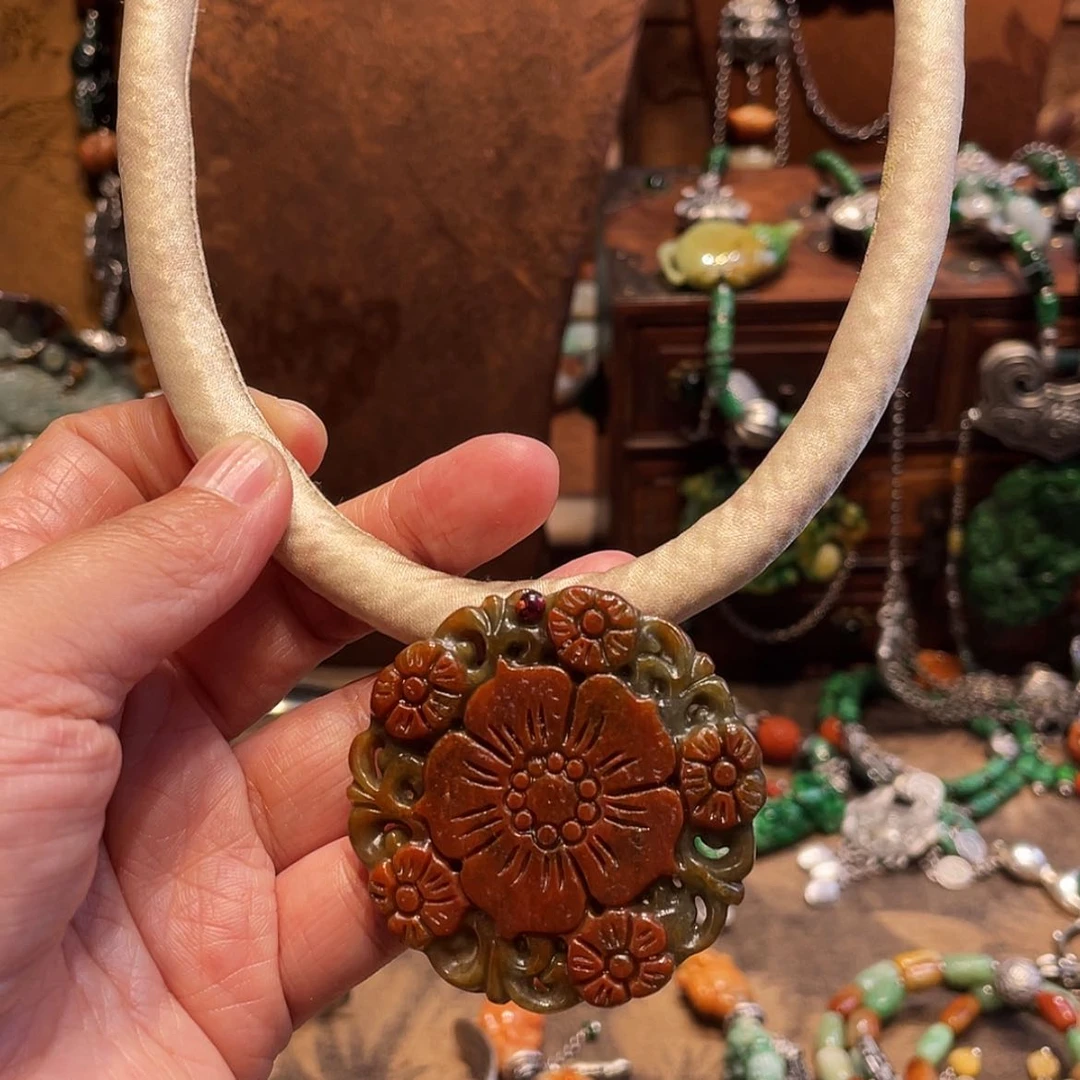 【闪购商品】吊坠(赠链)未镶嵌翡翠