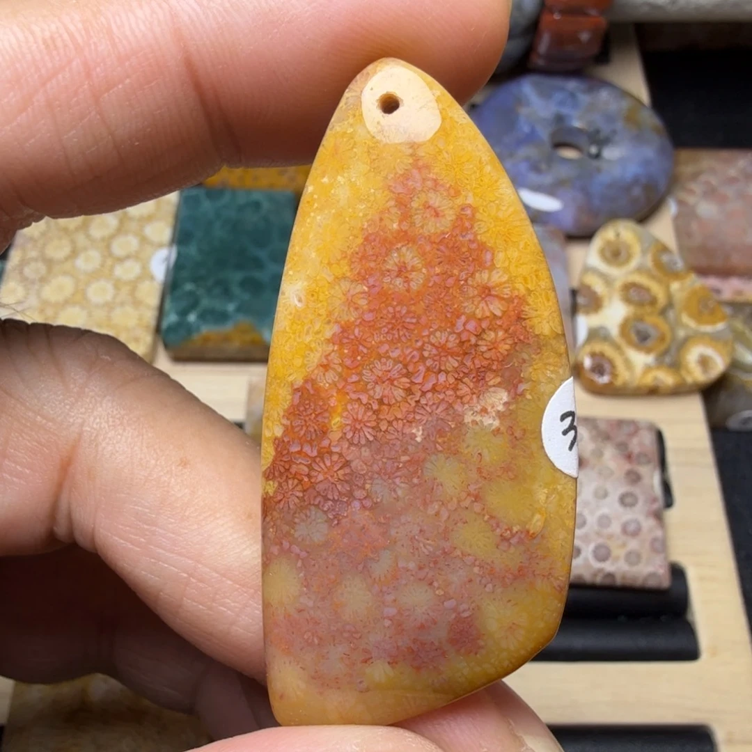 硅化玉未镶嵌纯天然色有机玉石保真色