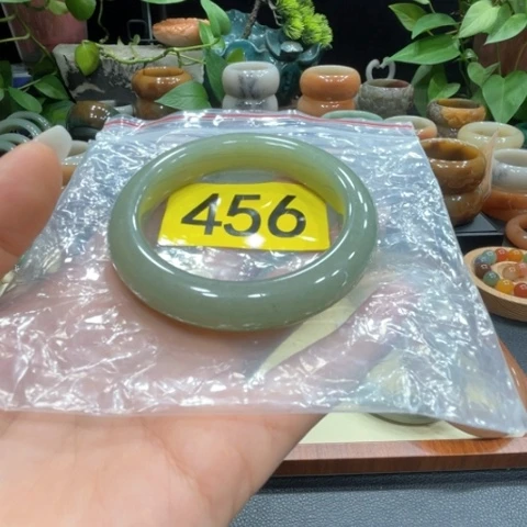 未镶嵌手镯石英质玉