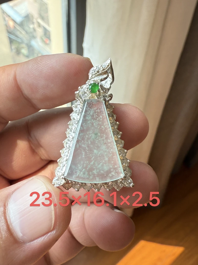 11.23缅甸天然A货翡翠冰种起荧光意境特色干净雪花棉无事牌吊坠