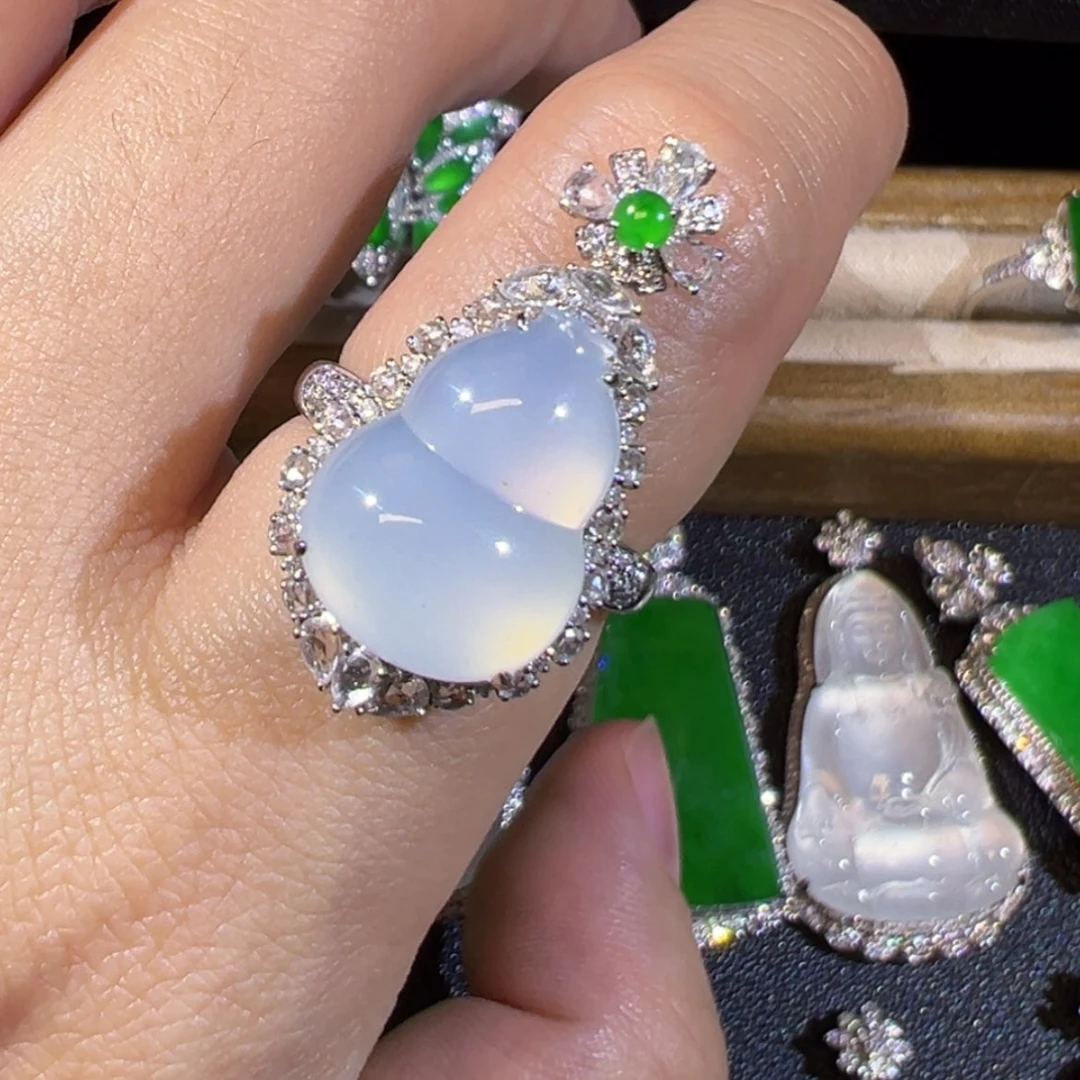 【闪购商品】颈饰18K金镶嵌翡翠缅甸翡翠