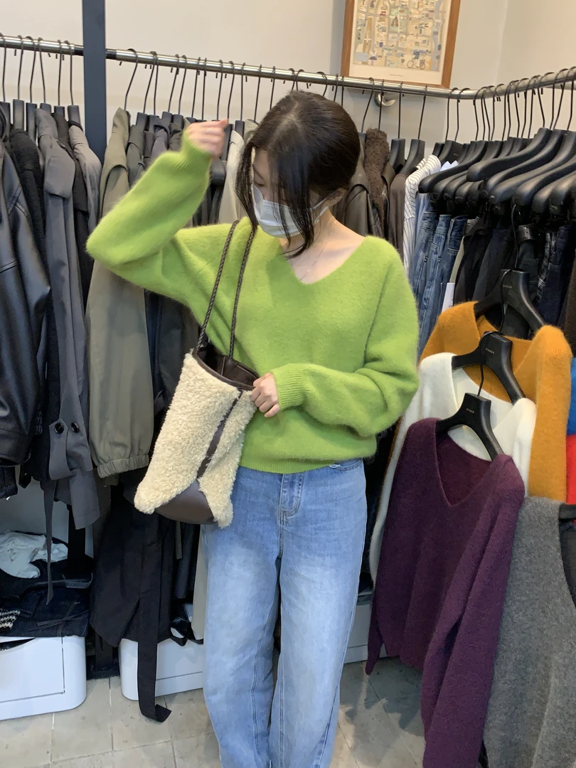 W 8193 韩系v领简约小众V领慵懒百搭毛衣 w