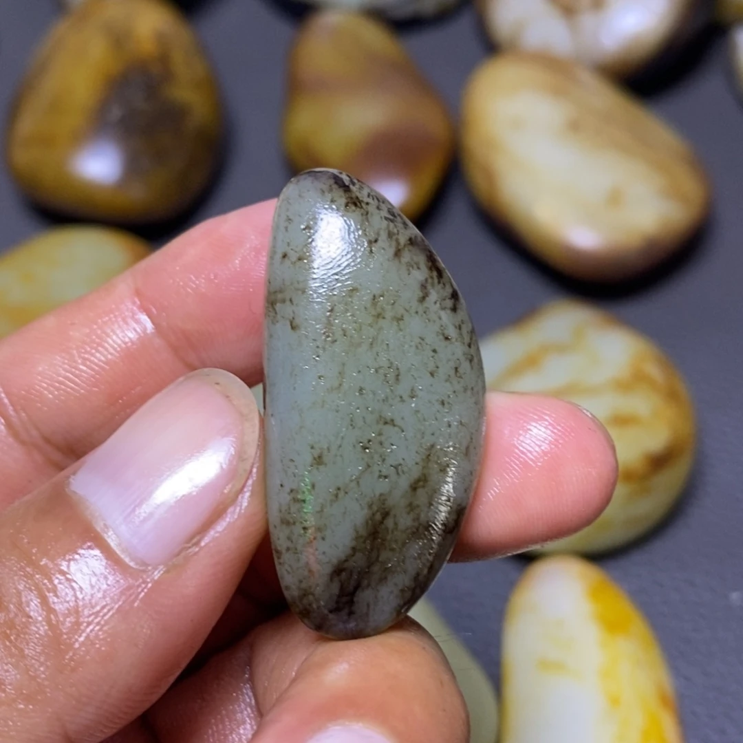 未镶嵌和田玉（糖玉）挂件