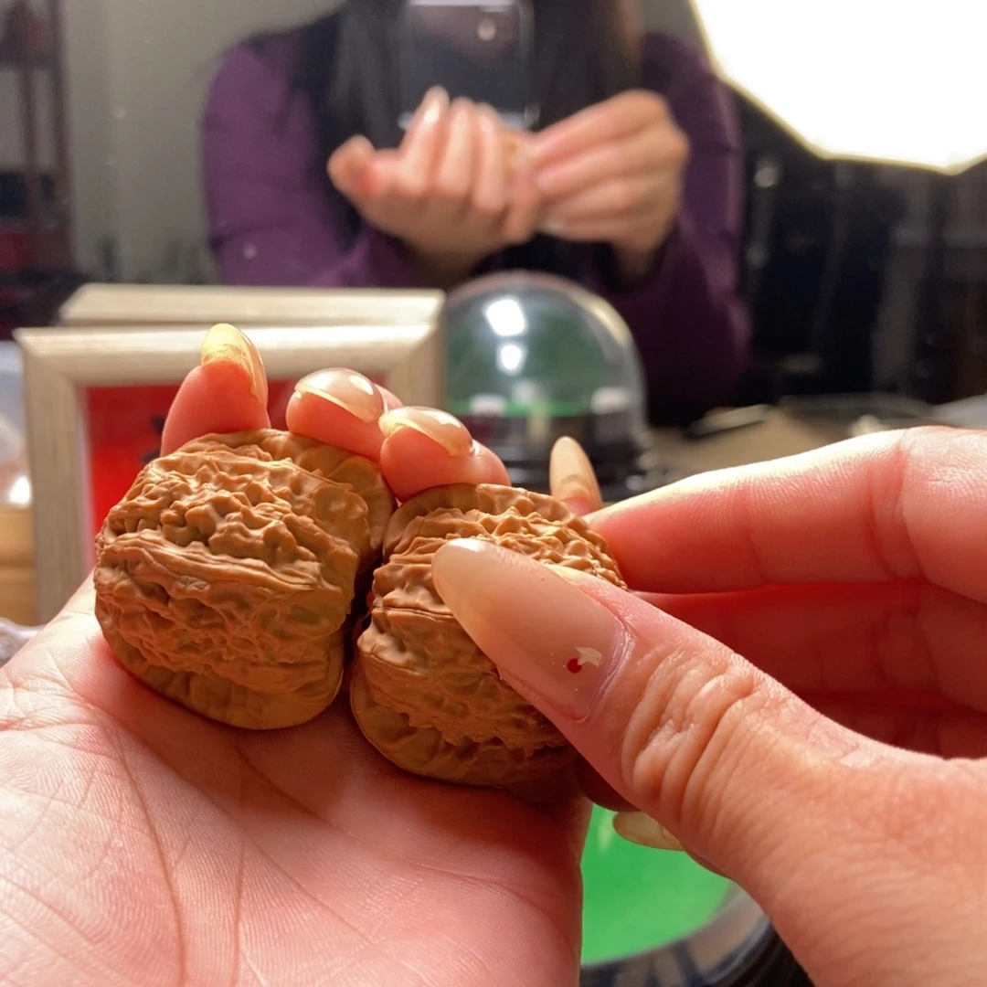 文玩核桃吊坠白狮子12