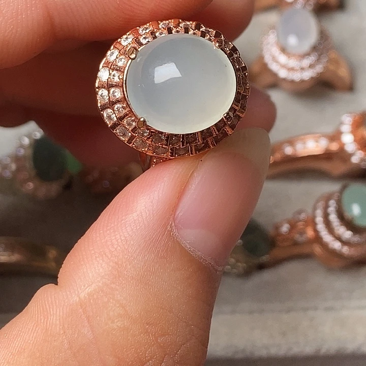 未镶嵌戒指翡翠洁面