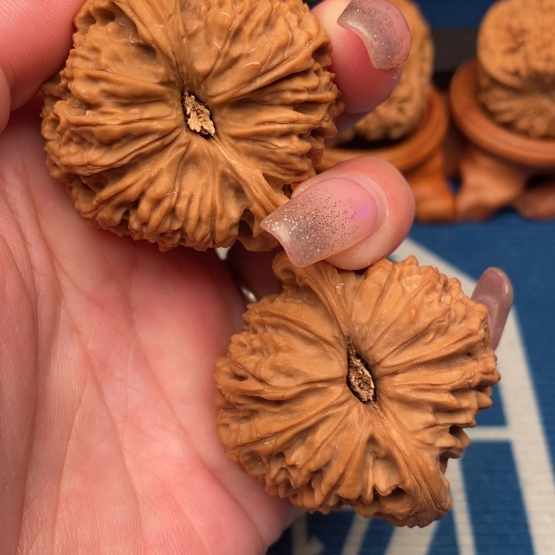 招***财文玩核桃吊坠南疆