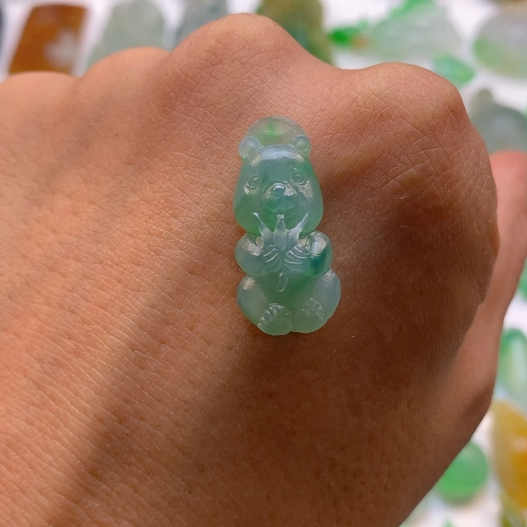 定制翡翠未镶嵌熊猫
