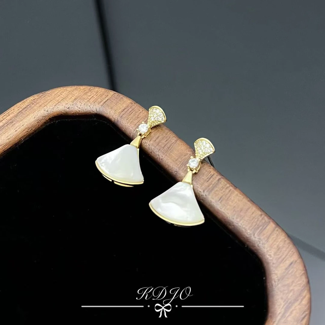 铜合金耳饰 E0380裙子耳钉高级气质扇形耳坠耳饰百搭复古法式简约