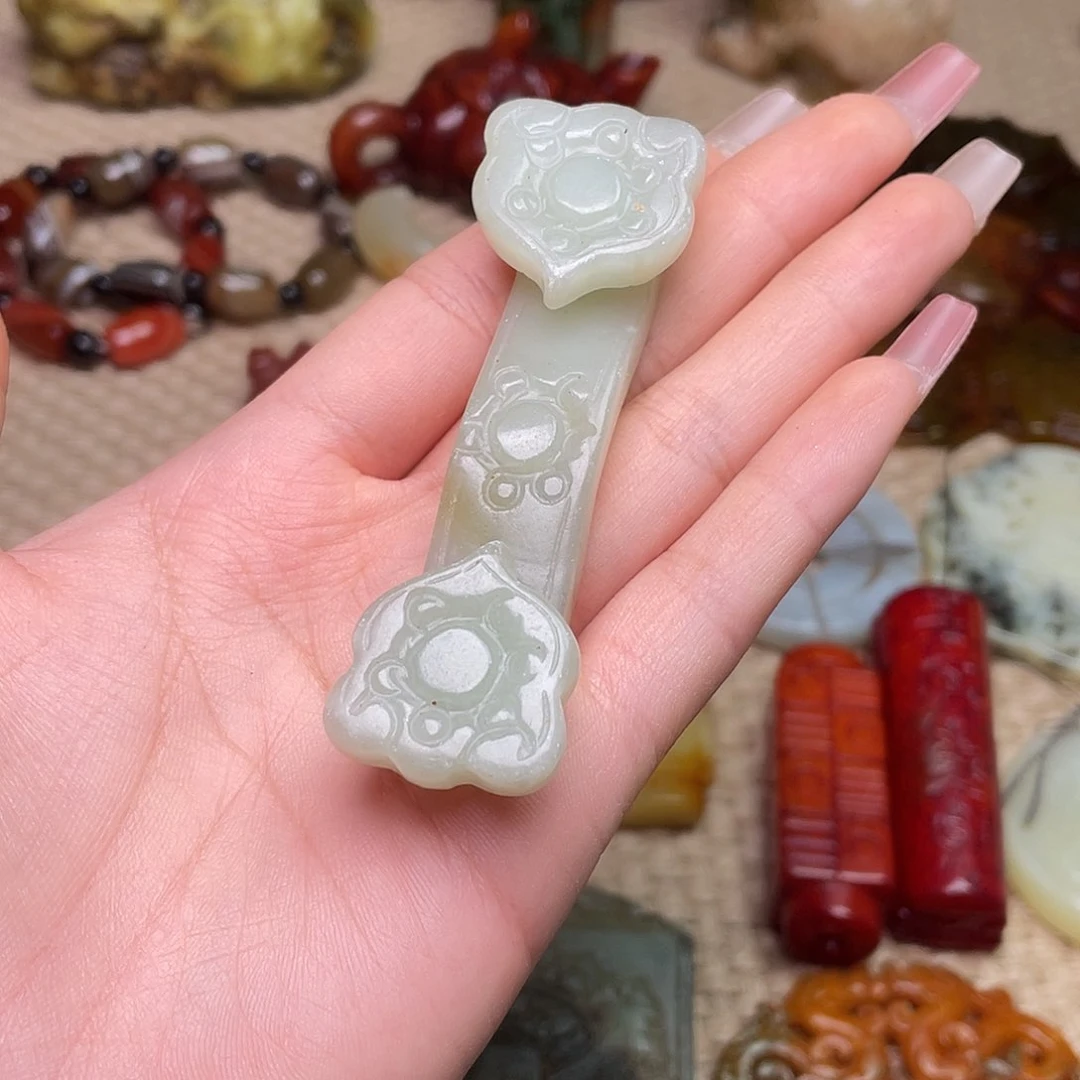 蛇纹石玉未镶嵌如图