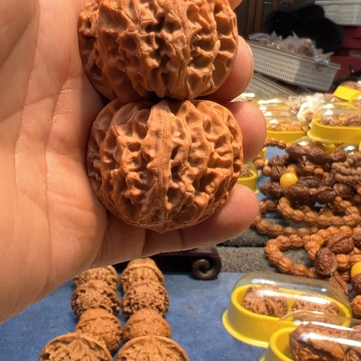 文玩核桃把件苹果园