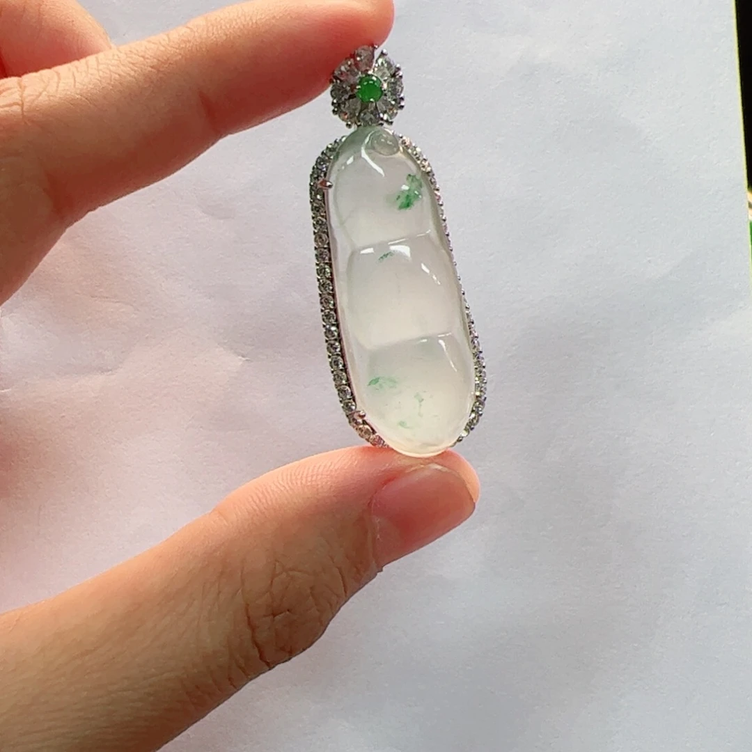 石英质玉未镶嵌吊坠(不含链)福豆