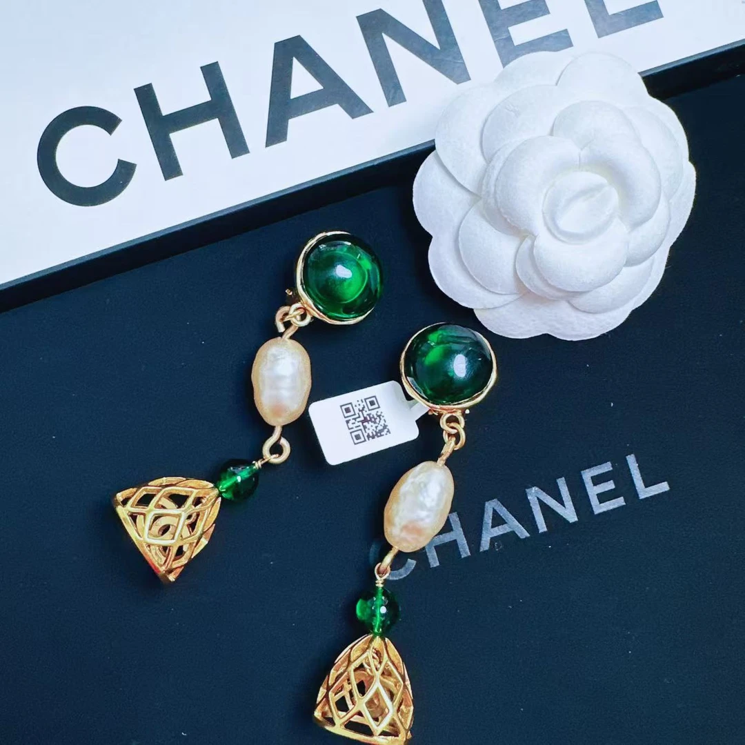 95新 Chanel/香奈儿 柚礼中古/香奈儿绿琉璃铃铛耳夹LE501036