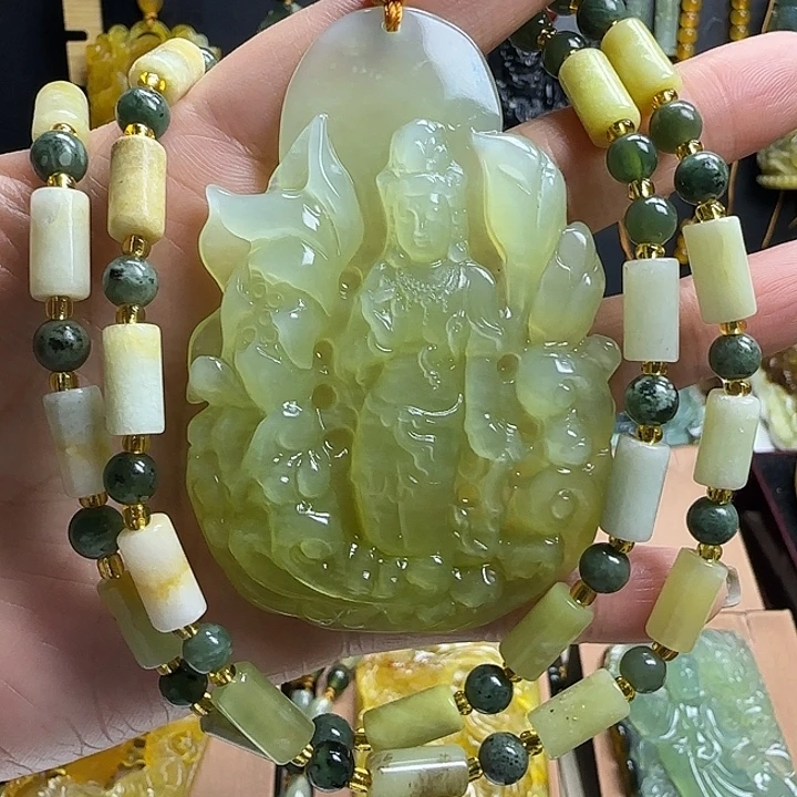 蛇纹石玉未镶嵌颈饰