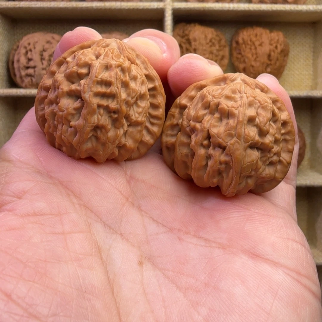 吊坠文玩核桃文玩核桃白狮子全品35