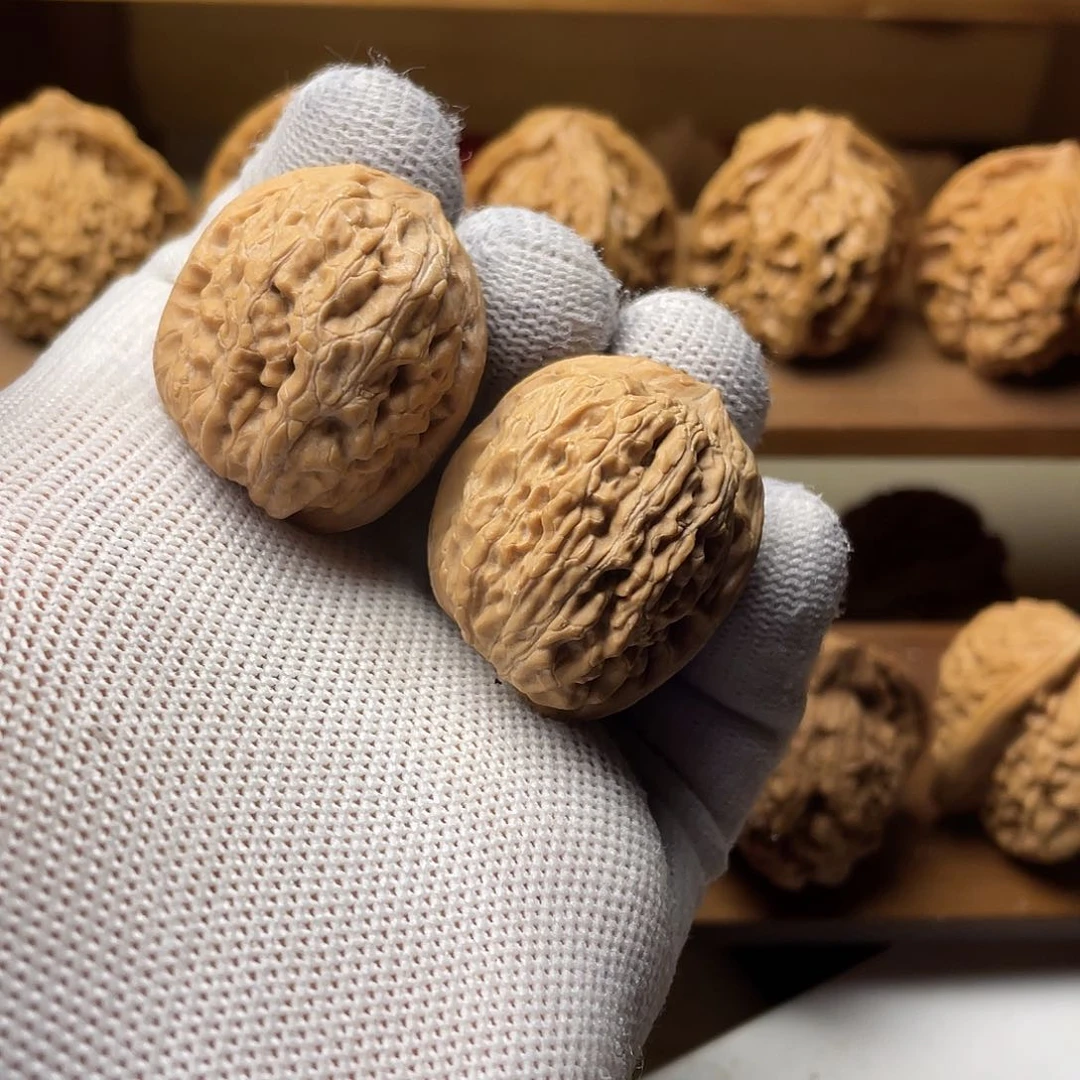 桃核吊坠莲花狮子头30