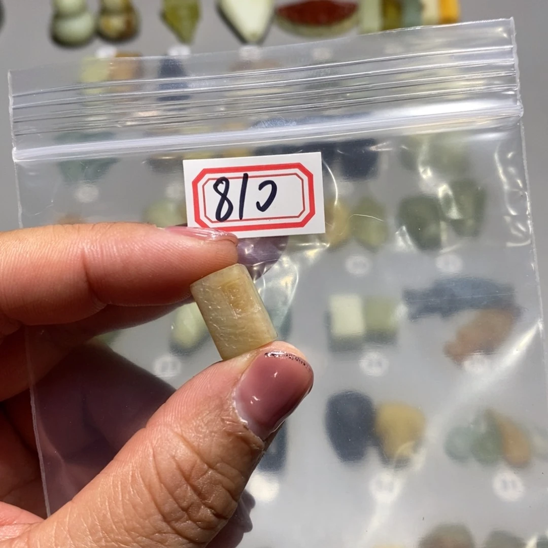 蛇纹石玉颈饰未镶嵌风****野