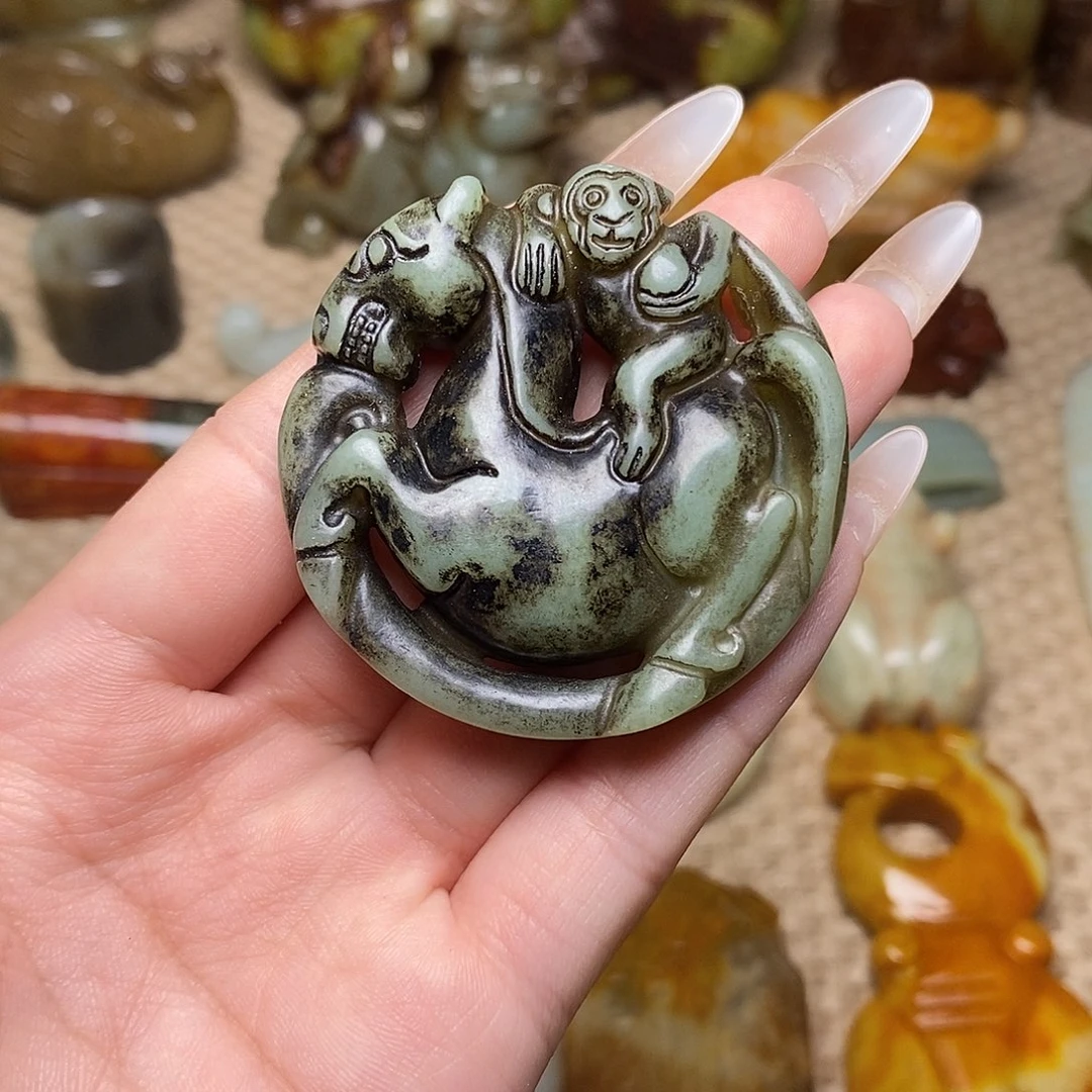 未镶嵌蛇纹石玉颈饰