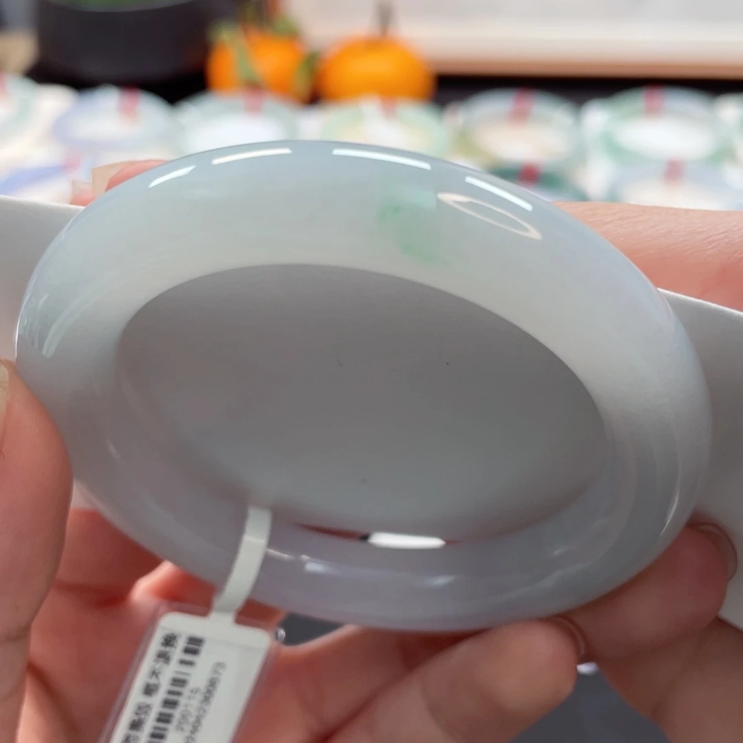 【闪购商品】翡翠手镯未镶嵌52.8白底飘绿荔枝肉34号