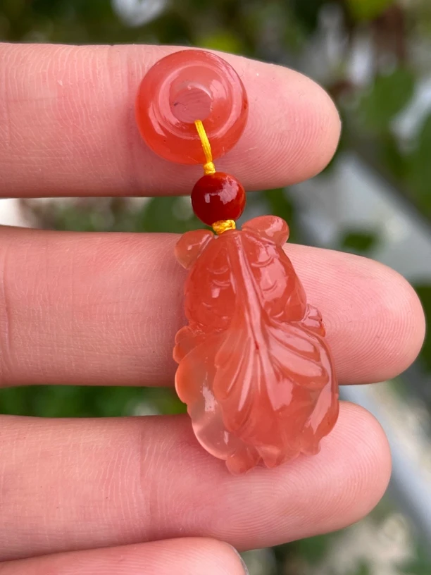 精品南红金鱼配饰提溜，颜色红润，尺寸15x23x9.5mm