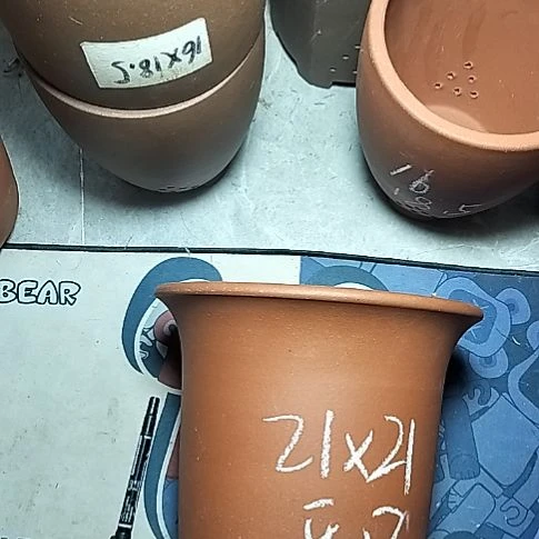 红泥平口金钟一个微瑕