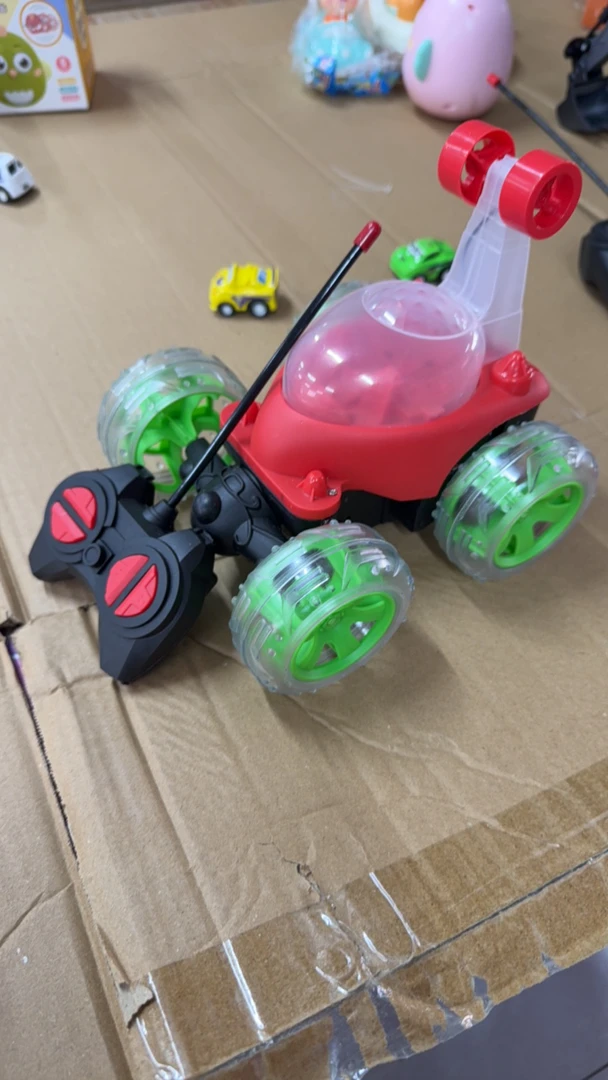 遥控翻滚特技车,