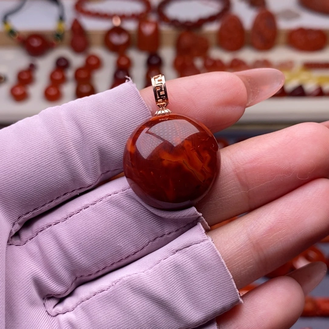 南红玛瑙银S925镶嵌配饰牛血火焰纹圆牌吊坠