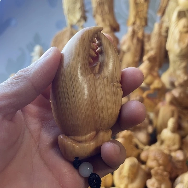 柏木（崖柏）崖柏手中有米