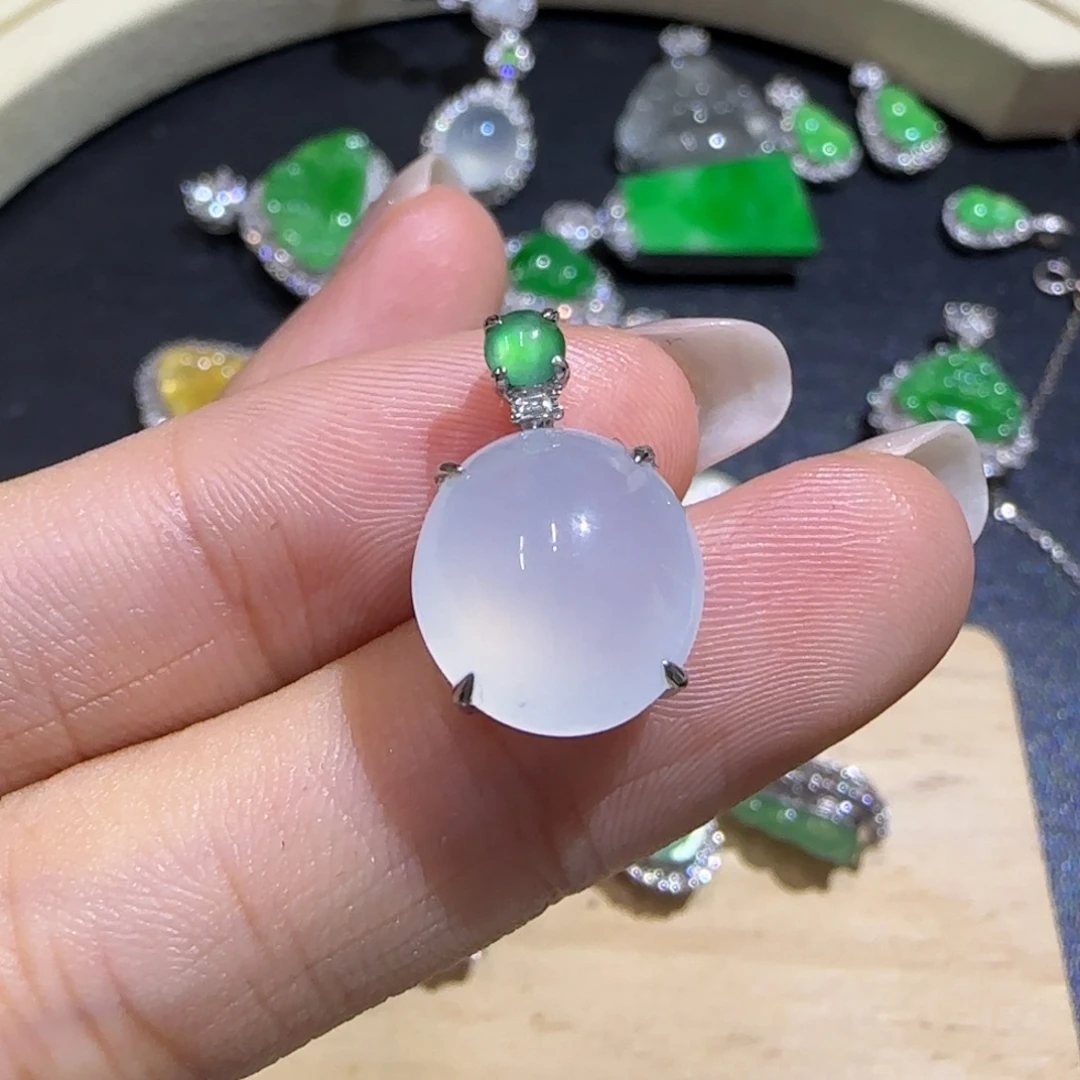 翡翠18K金镶嵌颈饰精品