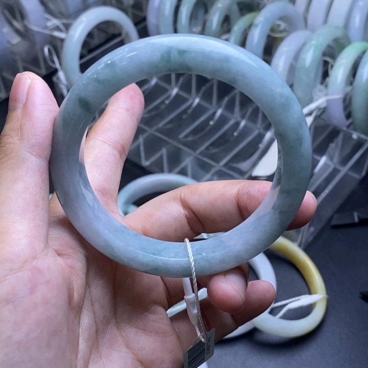 翡翠未镶嵌手镯翡翠