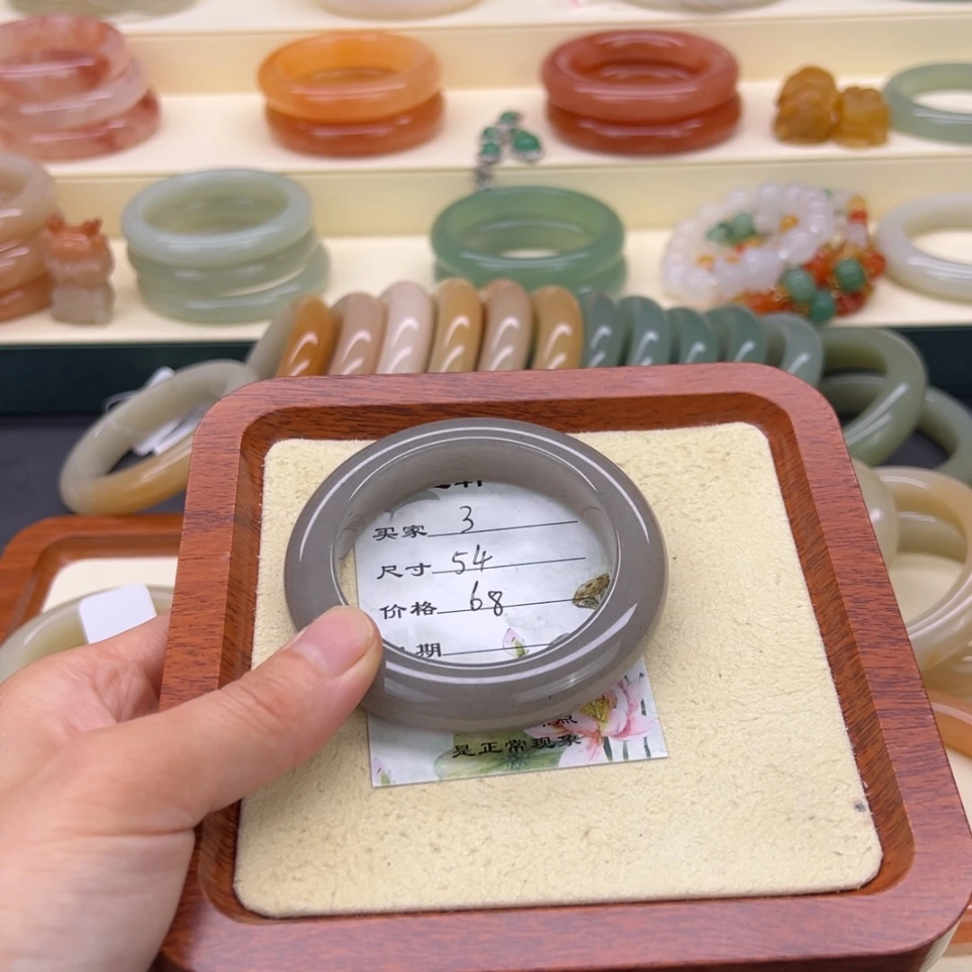 石英岩玉未镶嵌手镯