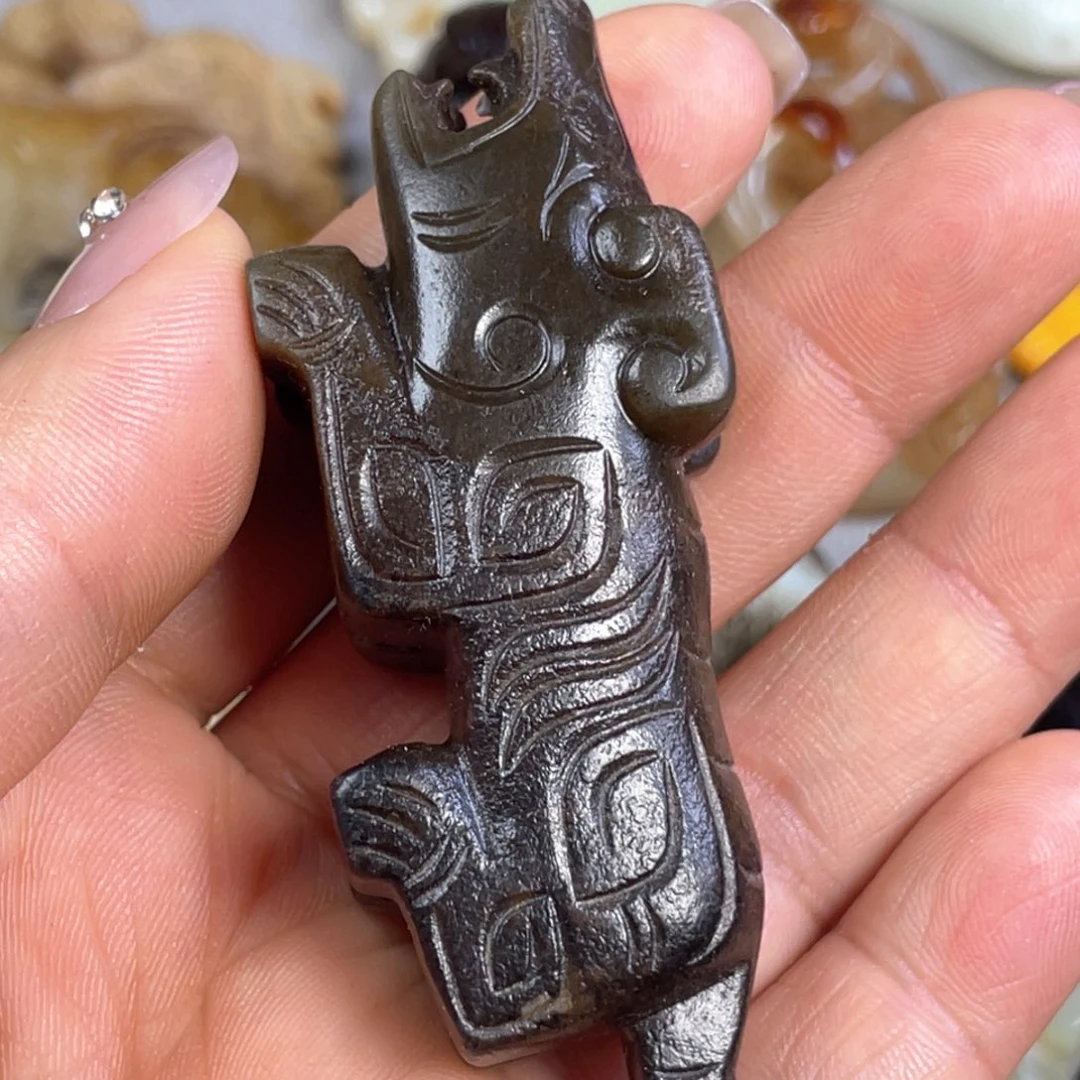 和田玉颈饰未镶嵌云***哥