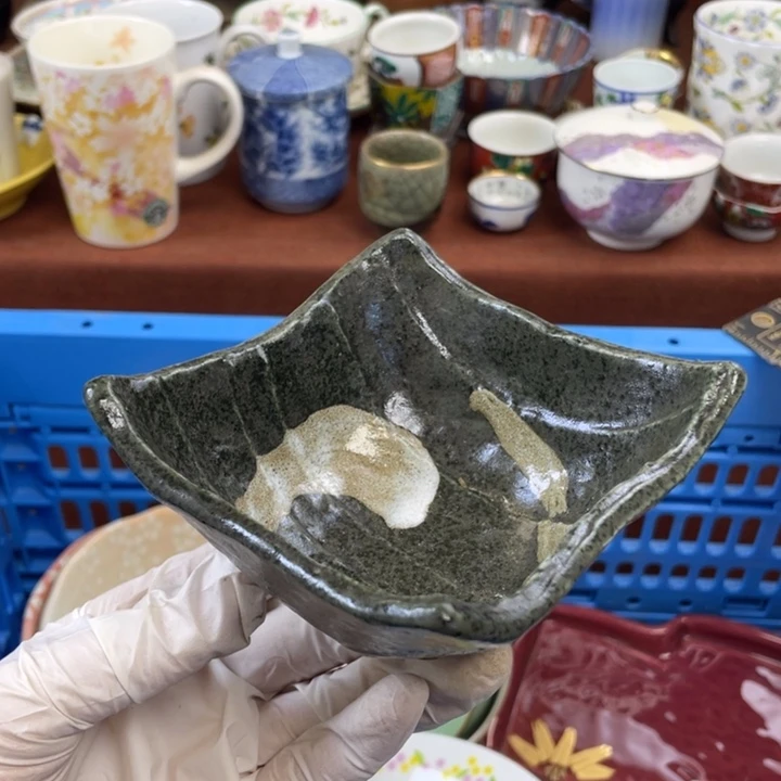 他家瓷器真美…开播的