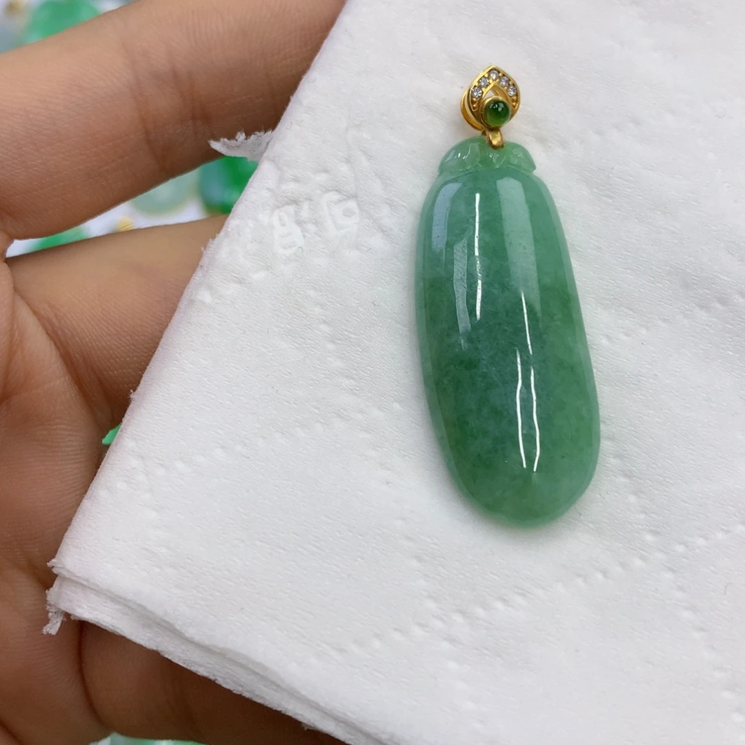 翡翠未镶嵌颈饰翡翠