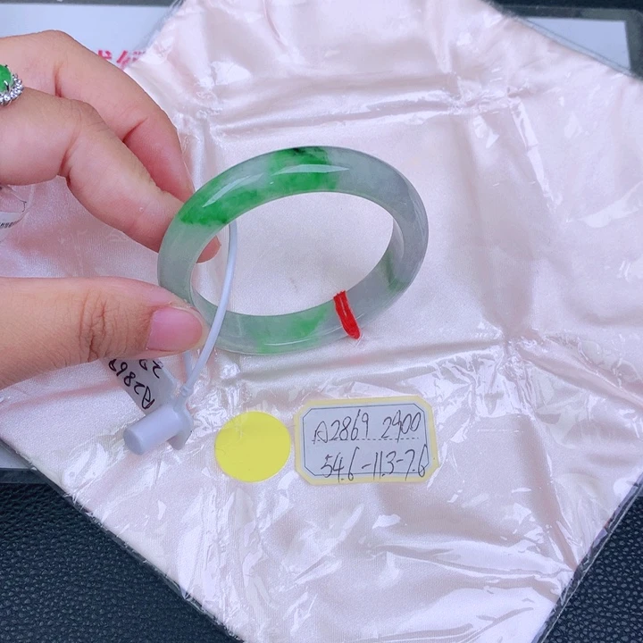 翡翠手镯未镶嵌缅甸翡翠