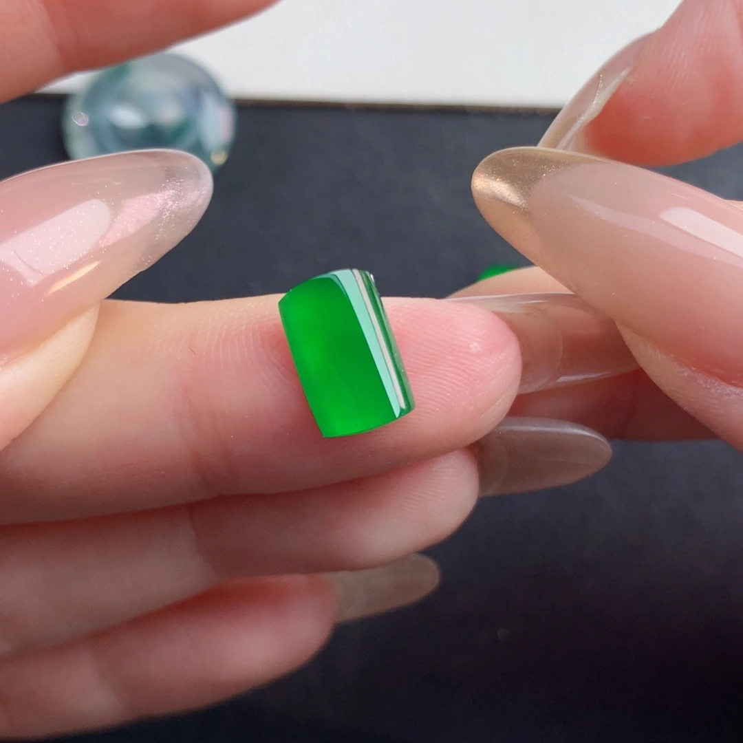 翡翠裸石11.16-7.33-2.96