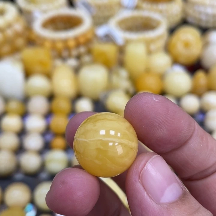 蜜蜡未镶嵌裸石17.7mm