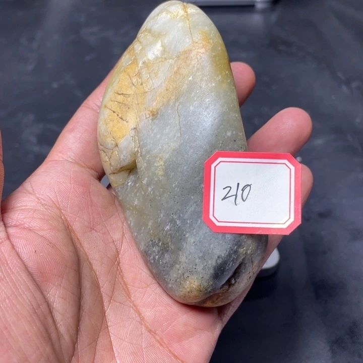 颈饰未镶嵌和田玉210