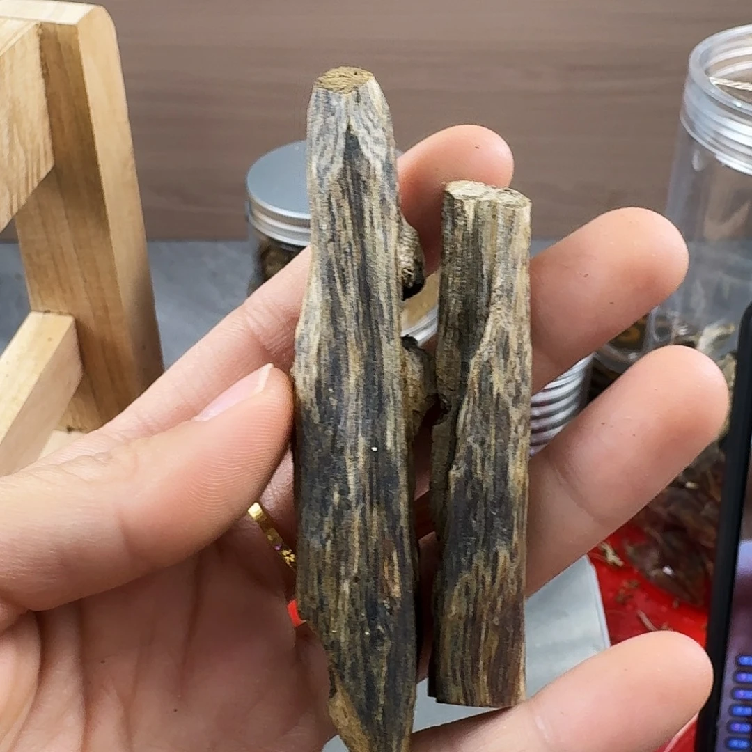 香料绿奇楠虫漏白棋10克