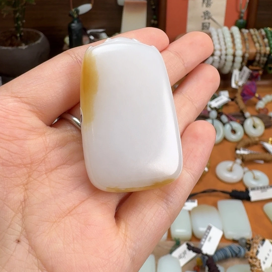 和田玉（糖玉）未镶嵌手链