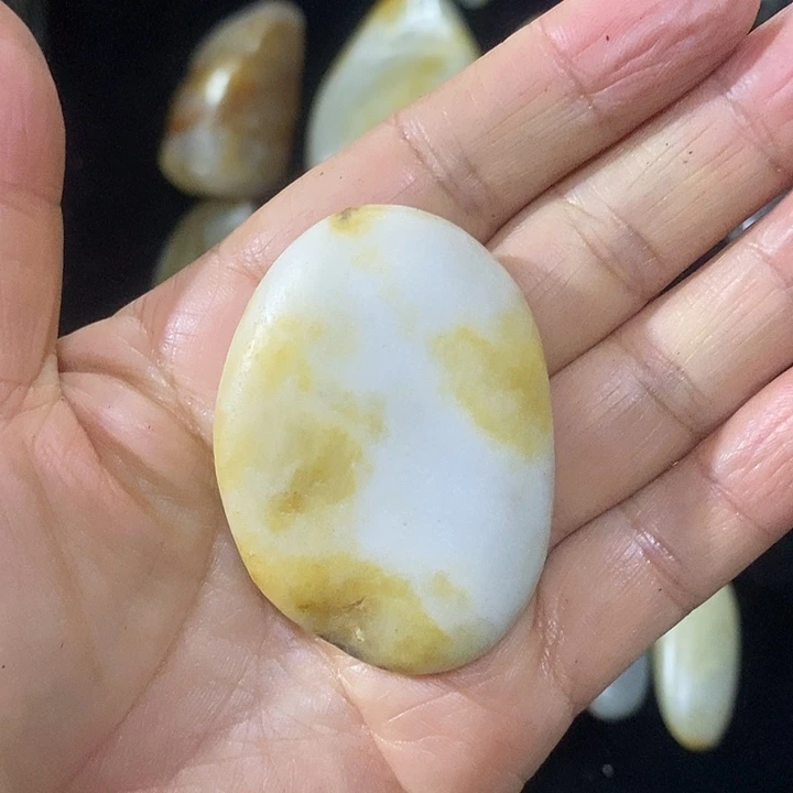 未镶嵌和田玉（糖玉）挂件