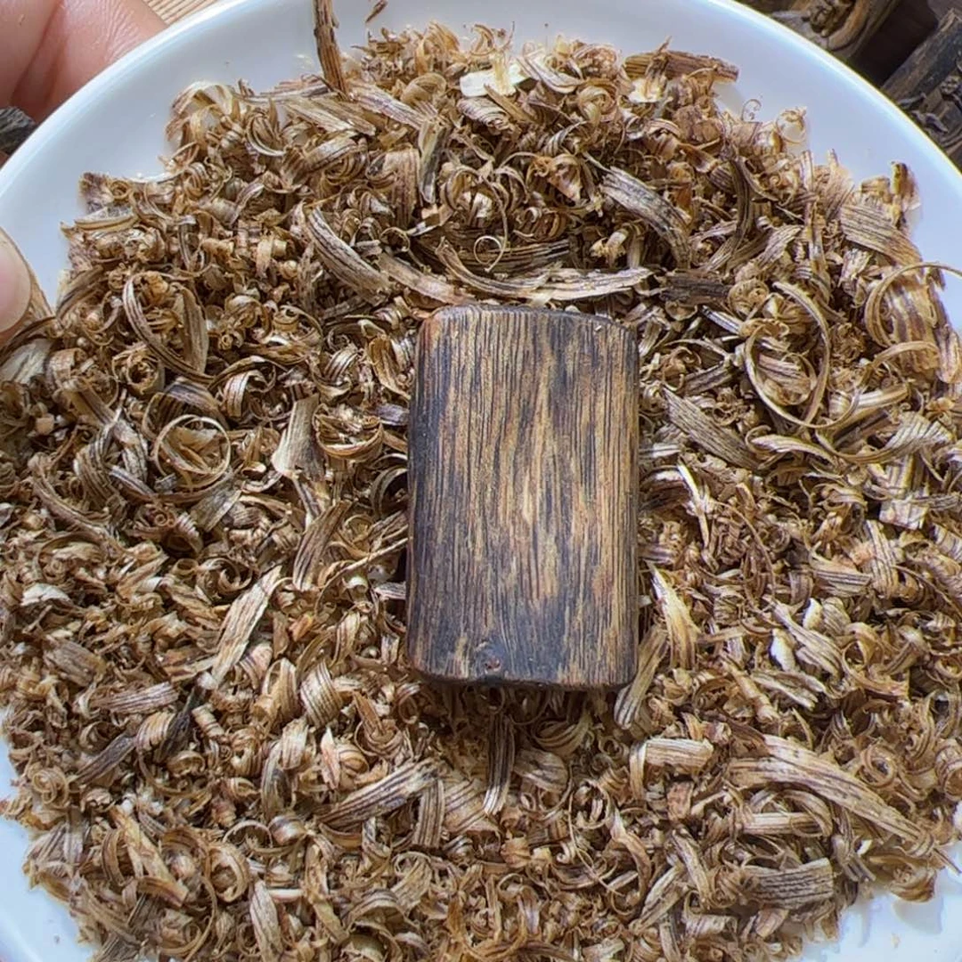 沉香沉香碎屑白棋素牌3.9克