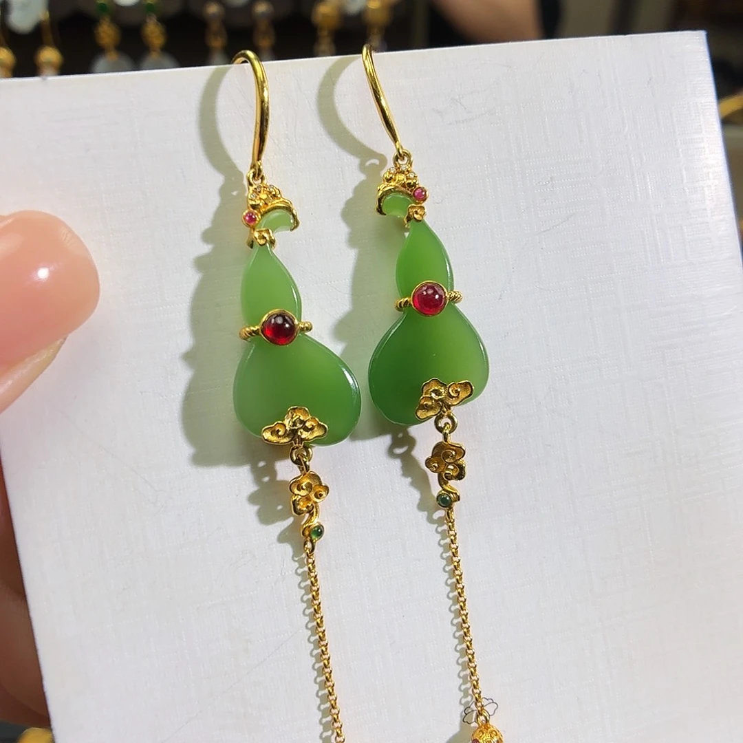 颈饰18K金镶嵌和田玉