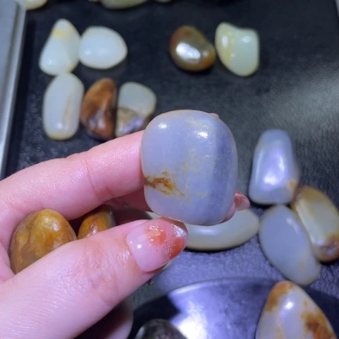 邵***爷和田玉未镶嵌颈饰