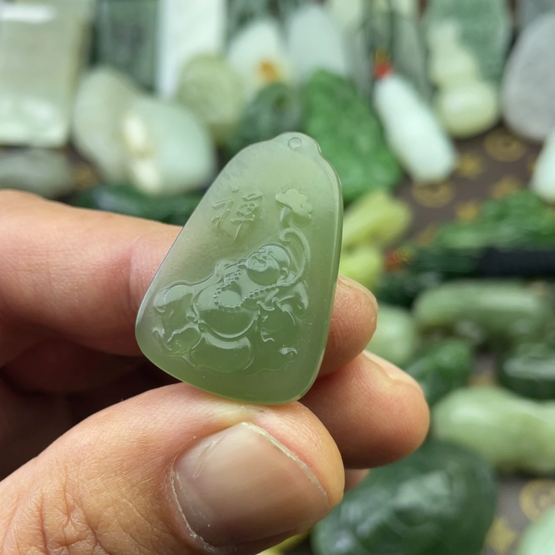 和田玉未镶嵌颈饰