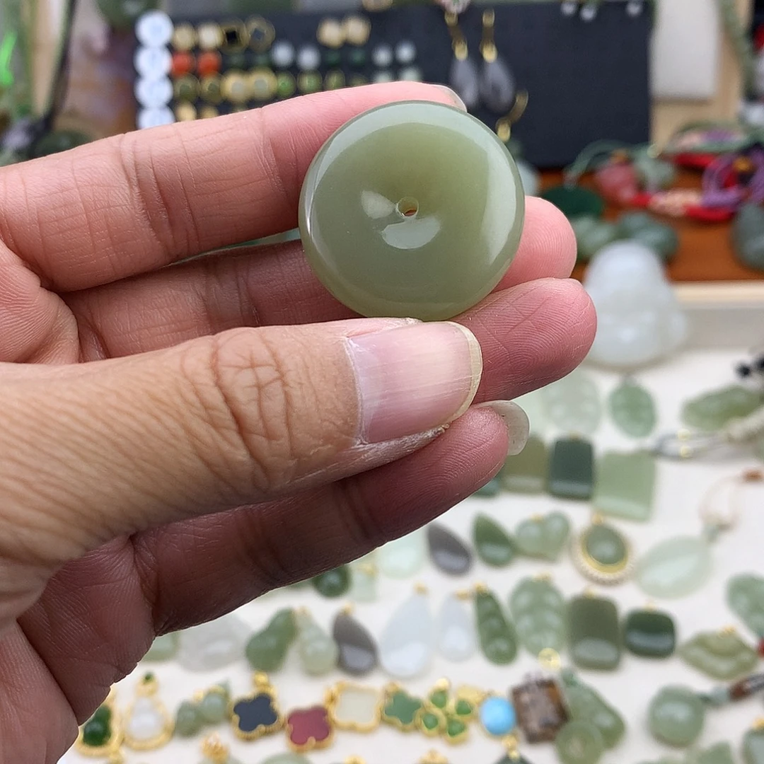 和田玉未镶嵌吊坠(不含链)