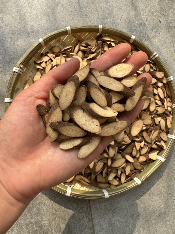 土特产黑皮千斤拔切片干货煮水煲汤泡酒