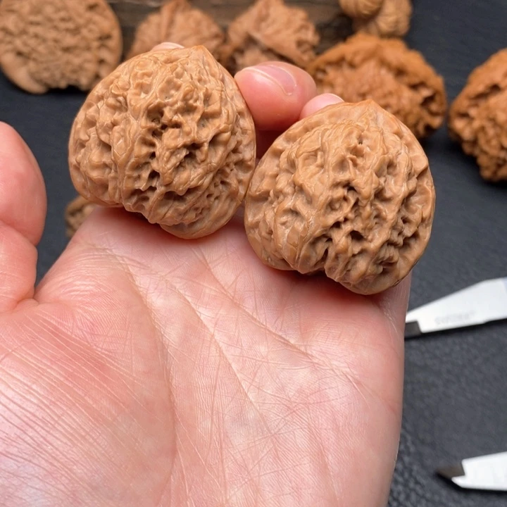 桃核把件尺寸37野牛