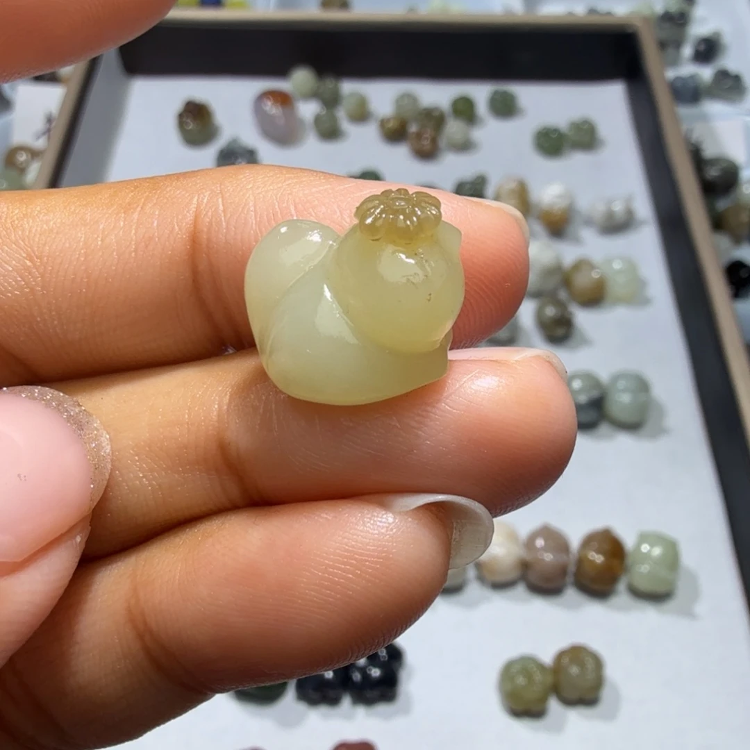 和田玉未镶嵌珠宝奇石