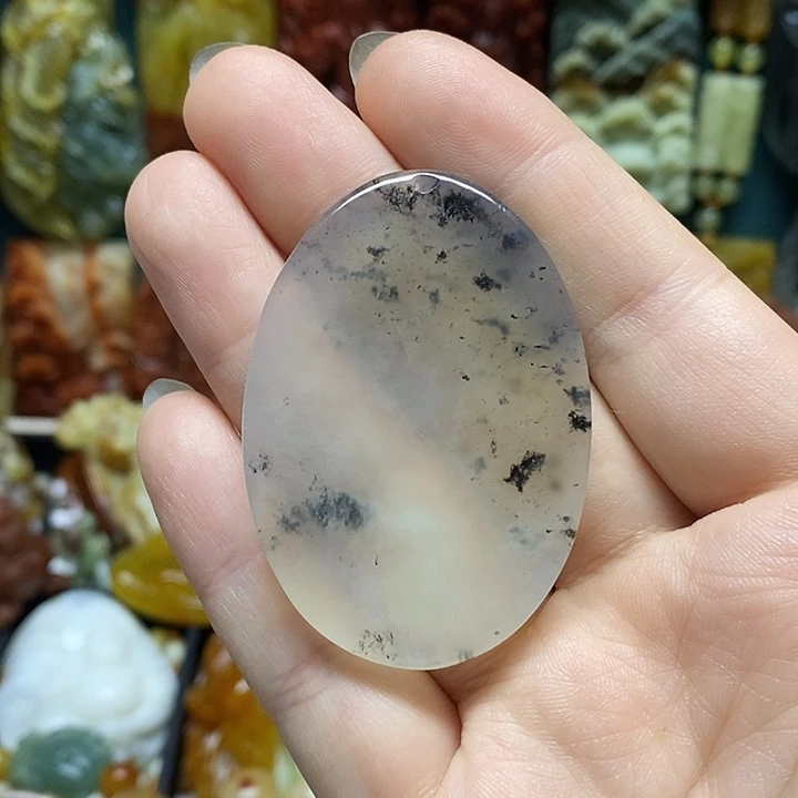 岫玉未镶嵌吊坠(赠链)